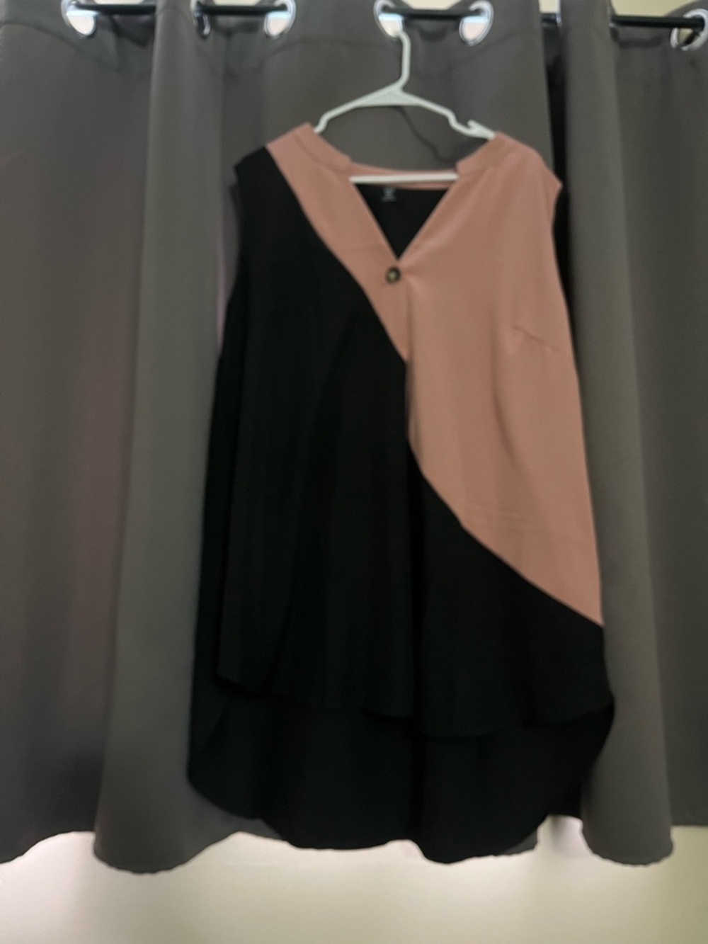 SHEIN Black and Dusty Rose Colorblock V-Neck Tunic